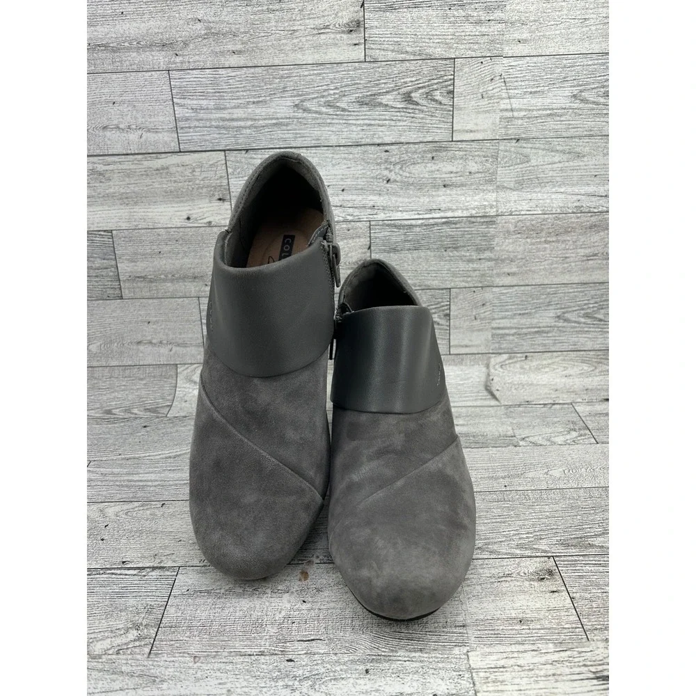 Clarks collection gray